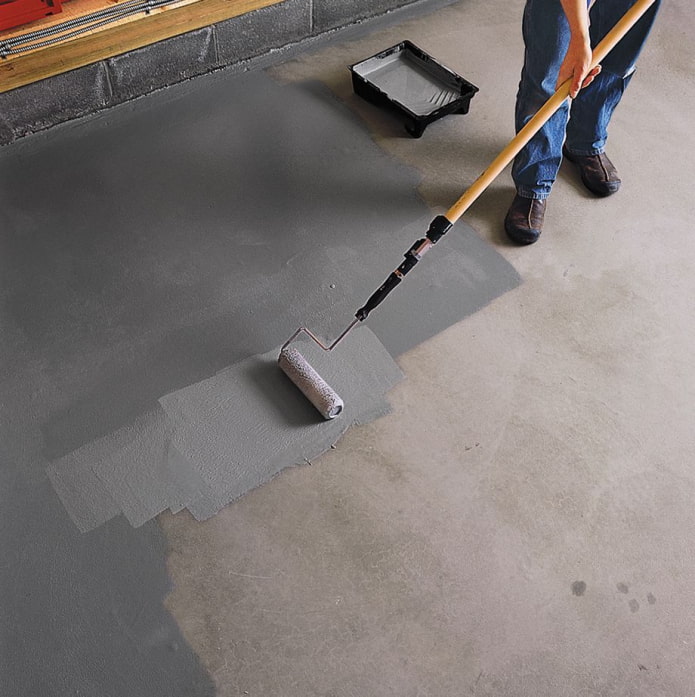 Как избавиться от пыли на бетонном полу в гараже?